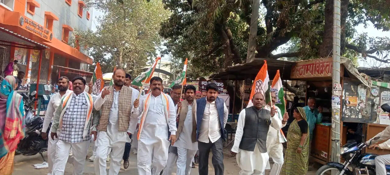 शंकराचार्य स्वामी अविमुक्तेश्वरानंद सरस्वती के खिलाफ दर्ज एफआईआर को लेकर कांग्रेस ने विरोध जताया