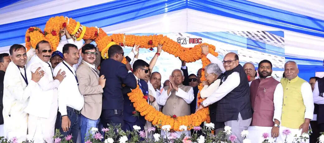 मुख्यमंत्री नीतीश कुमार ने सरस्वती बसंत पटेल अतिथिशाला का किया शिलान्यास