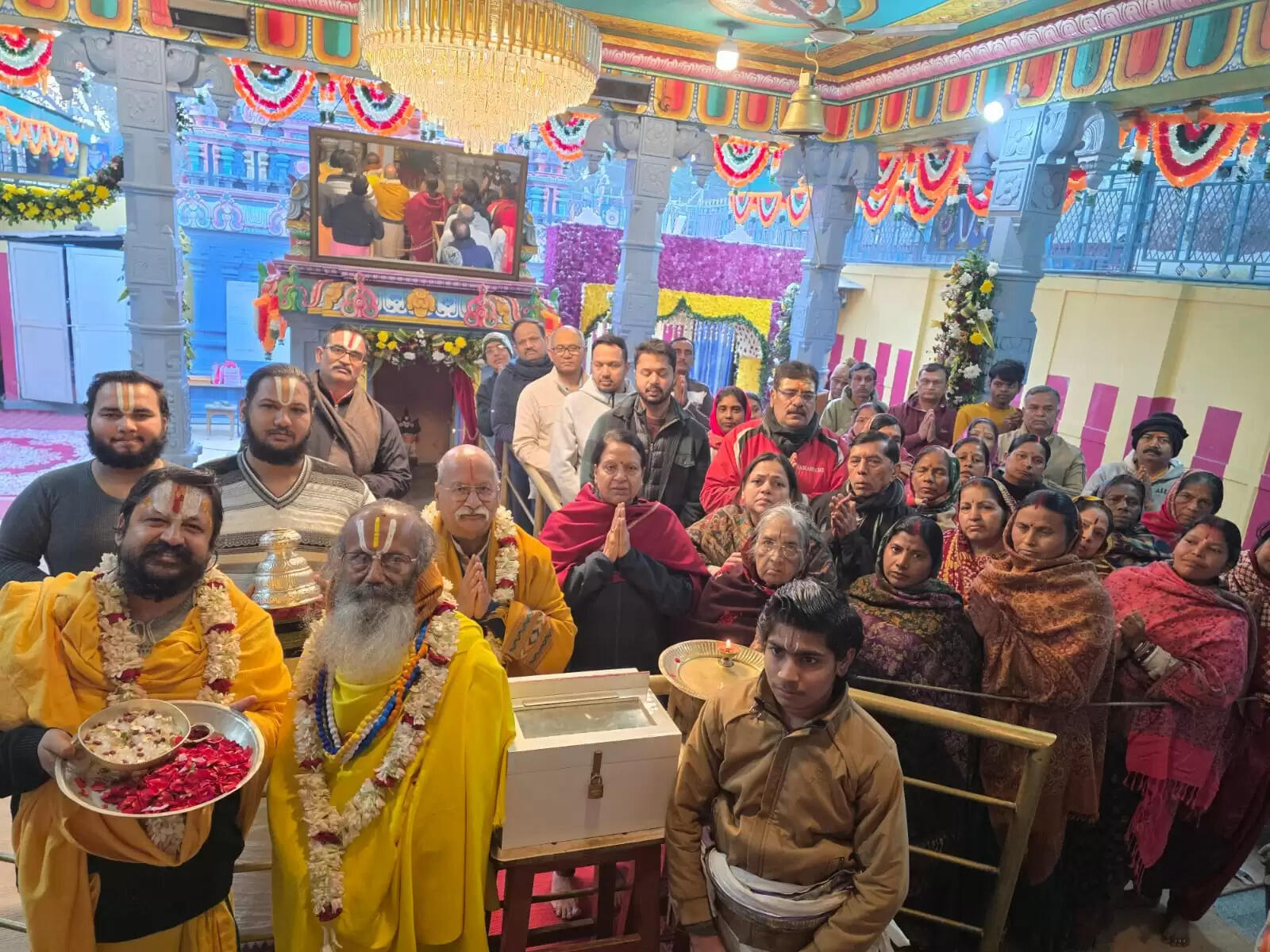 वैकुंठ एकादशी पर वेंकटेश्वर मंदिर में दक्षिण भारतीय श्रद्धालुओं की लगी कतार