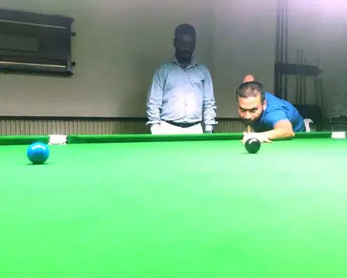 जिला स्नूकर चैम्पियनशिप : हयात, अफजल, पुष्पेंद्र और इरफान क्वार्टर फाइनल में