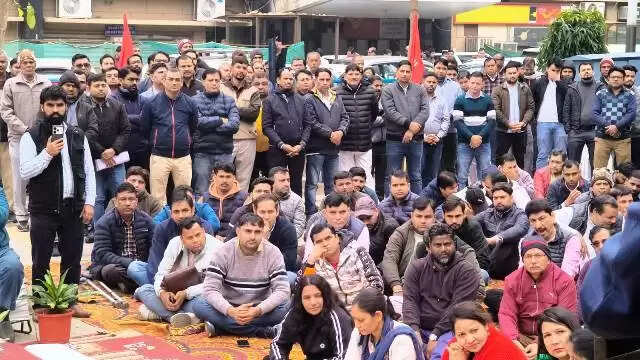 रेल कर्मचारियों की मांगों की अनदेखी उग्र आंदोलन को देगी जन्म : शिव गोपाल मिश्र