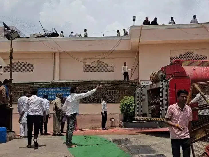 (अपडेट) मप्र के उज्जैन के महाकाल मंदिर में लगी आग, एयर क्वालिटी मैनेजमेंट सिस्टम की बैटरियां जलीं