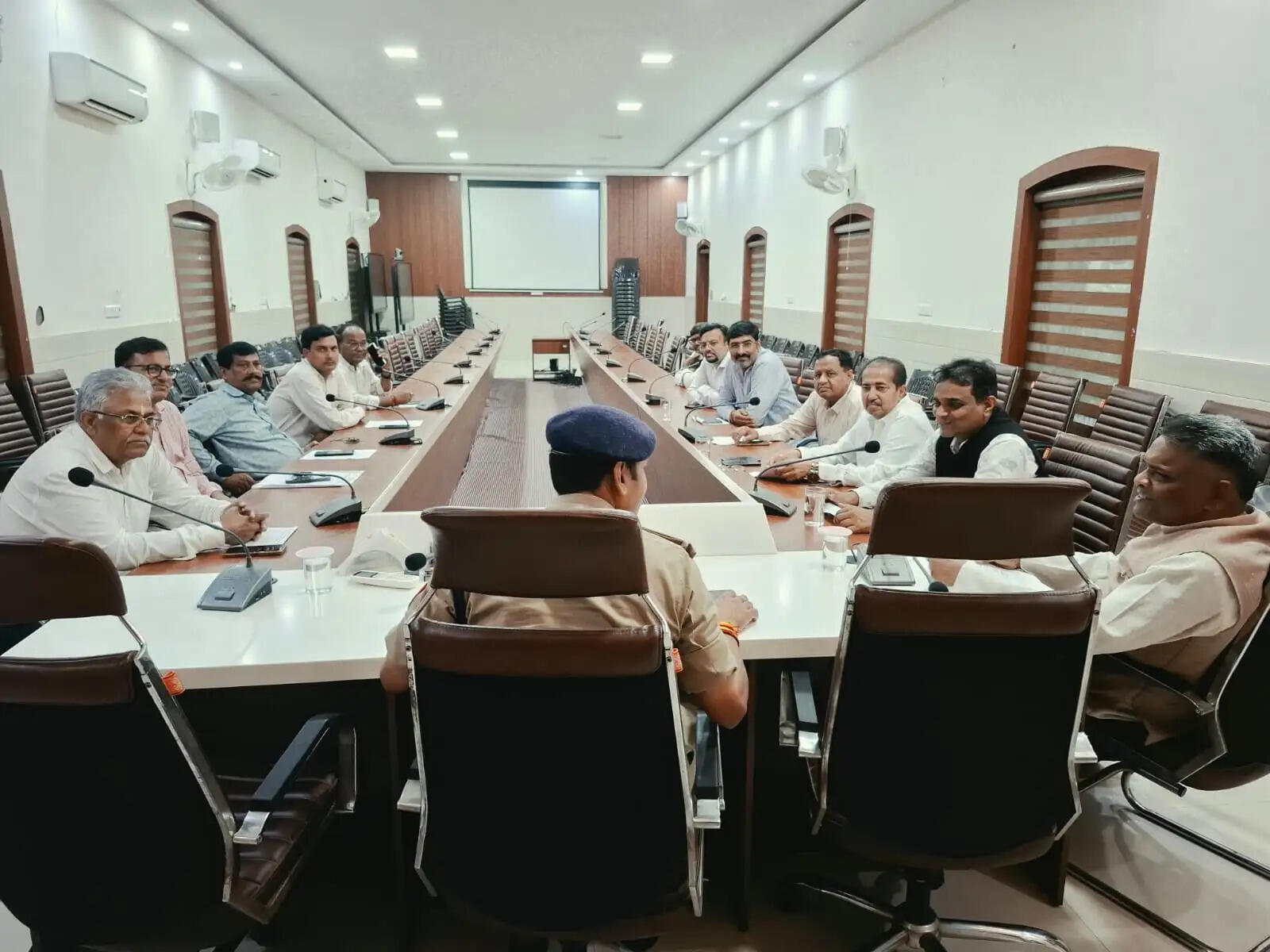 व्यापारियों की सुरक्षा सर्वोच्च प्राथमिकता, उत्पीड़न करने वालों पर होगी कठोर कार्रवाई : अमित कुमार श्रीवास्तव