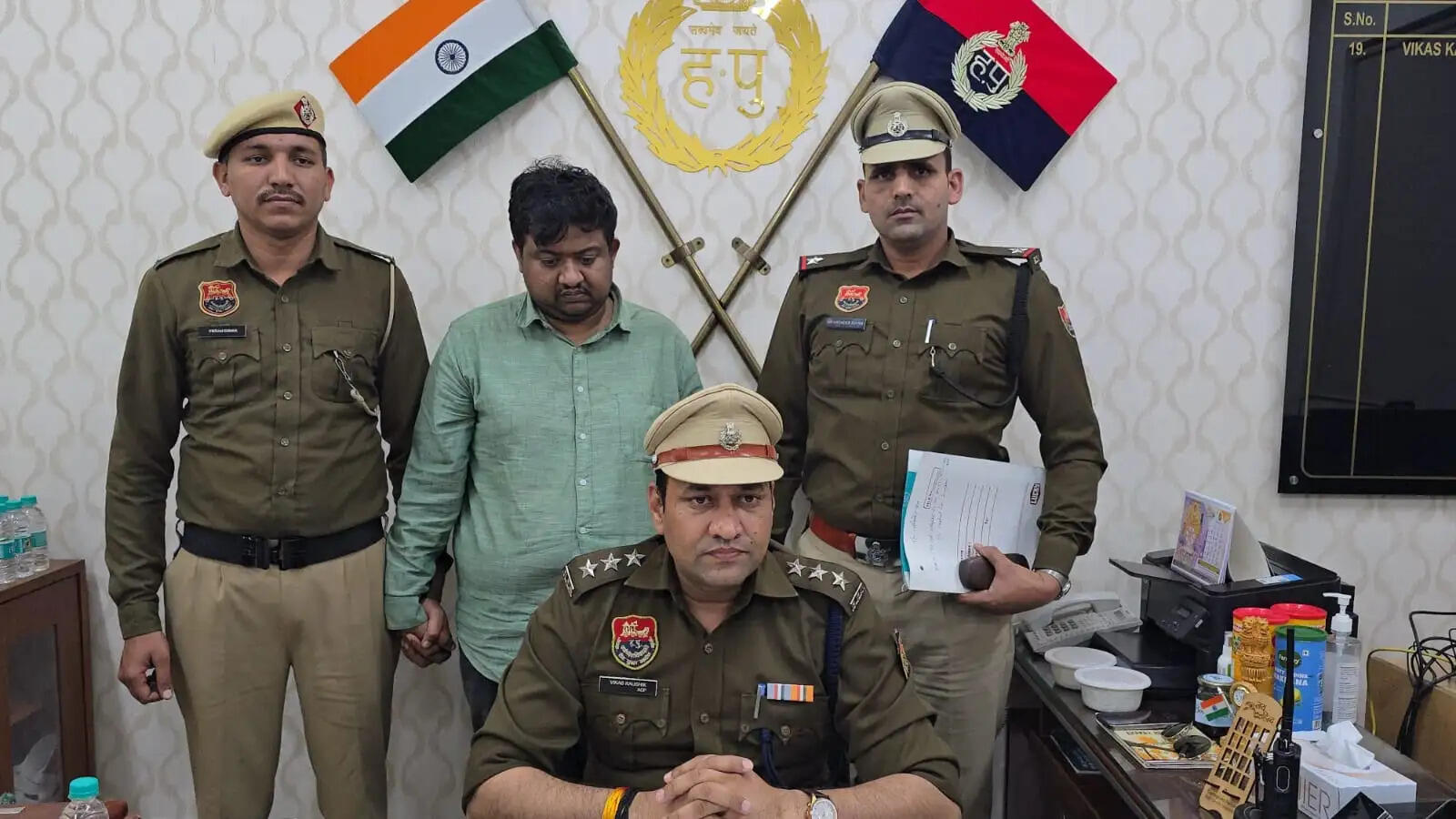 गुरुग्राम: पूर्व प्रेमिका का कंपनी में इंटरव्यू टालने के लिए फैलाई बम की अफवाह