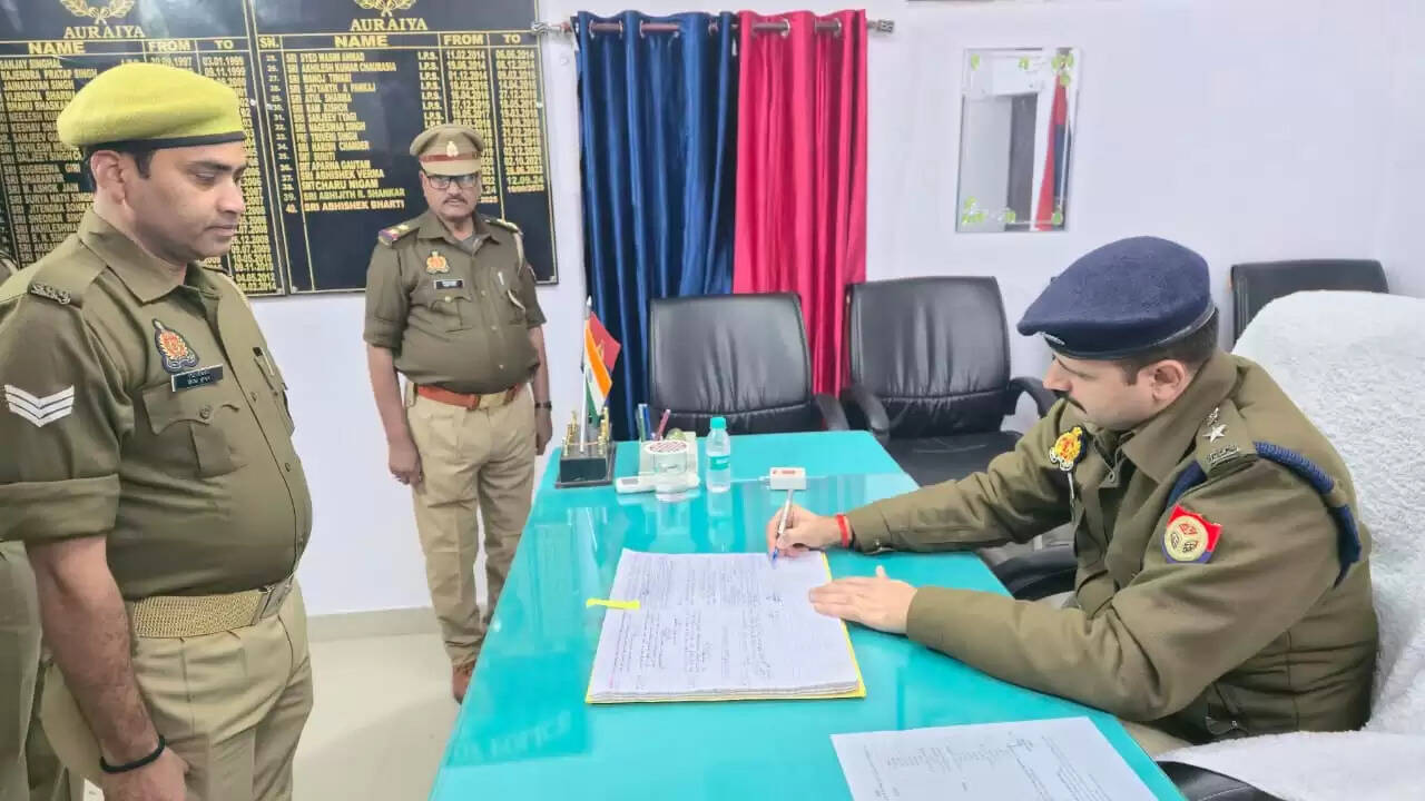 एसपी अभिषेक भारती ने पुलिस लाइन में परेड की सलामी ली, व्यवस्थाओं का किया निरीक्षण