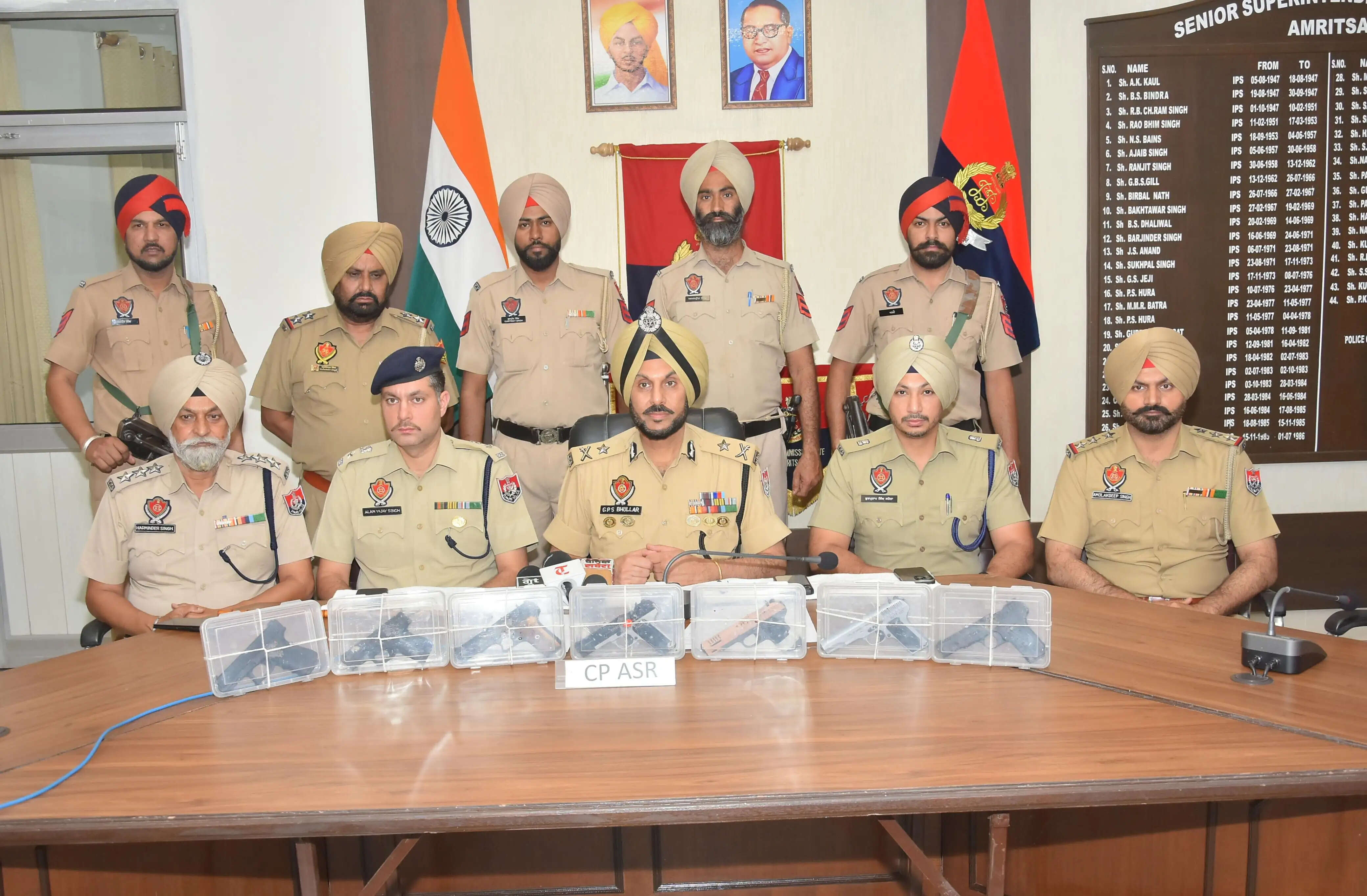 सरहद पार के हथियार तस्करी मॉड्यूल से जुड़े चार गुर्गे गिरफ्तार, सात पिस्तौलें बरामद