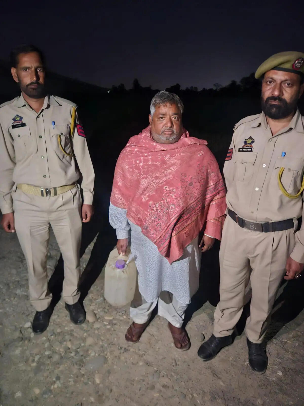 कठुआ पुलिस की कार्रवाई, 45 लीटर देसी शराब बरामद, 3 गिरफ्तार