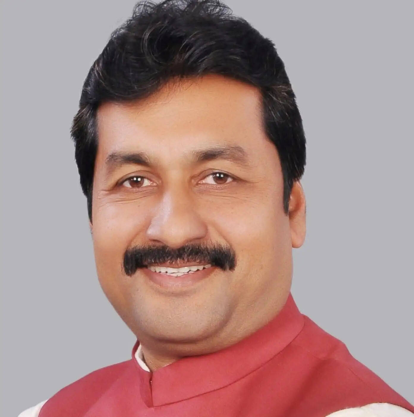 वित्तरहित शिक्षकों और शिक्षकेत्तर कर्मचारियों को मिले नियमित एवं समान वेतन लाभ: राजेश राठौड़