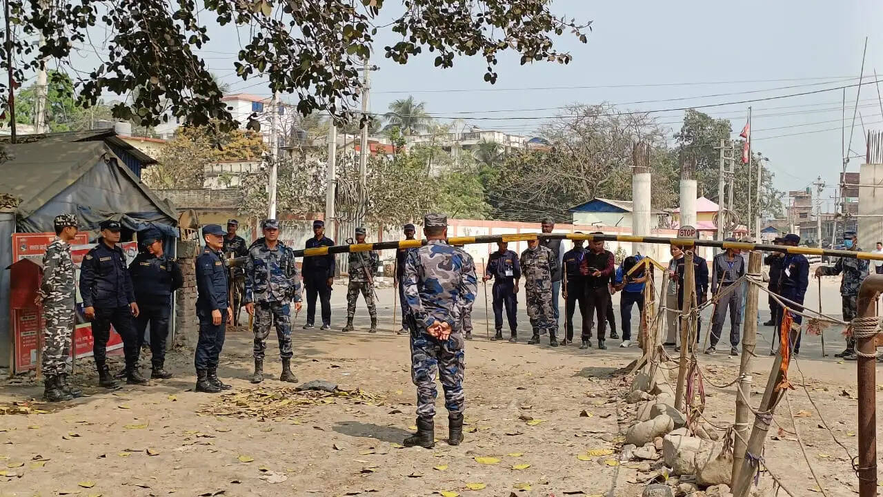 भारत नेपाल सीमा सील,आवाजाही पर पूरी तरह रोक