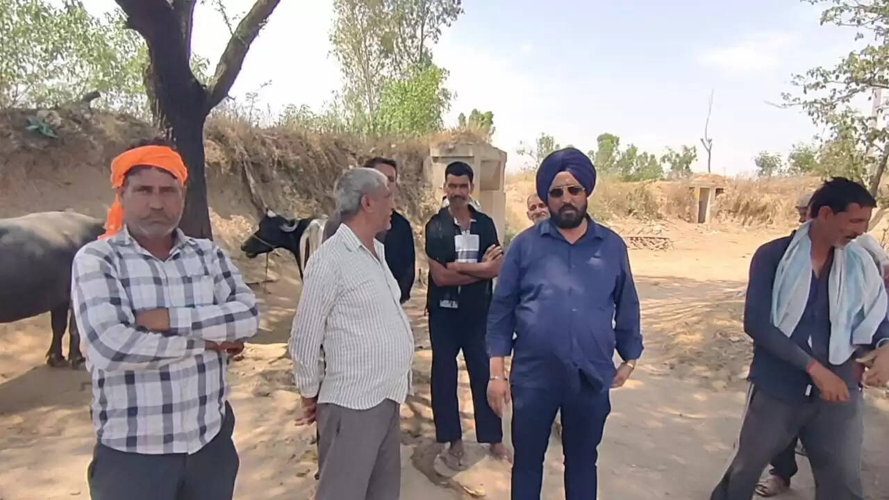 टोनी ने किसानों और सीमा पर रहने वालों से सतर्क रहने और घबराने से मना किया