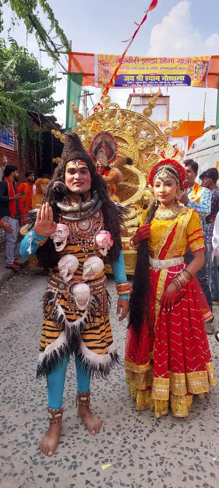 आदिवासी नृत्य और झांकी रही आकर्षण के केन्द्र