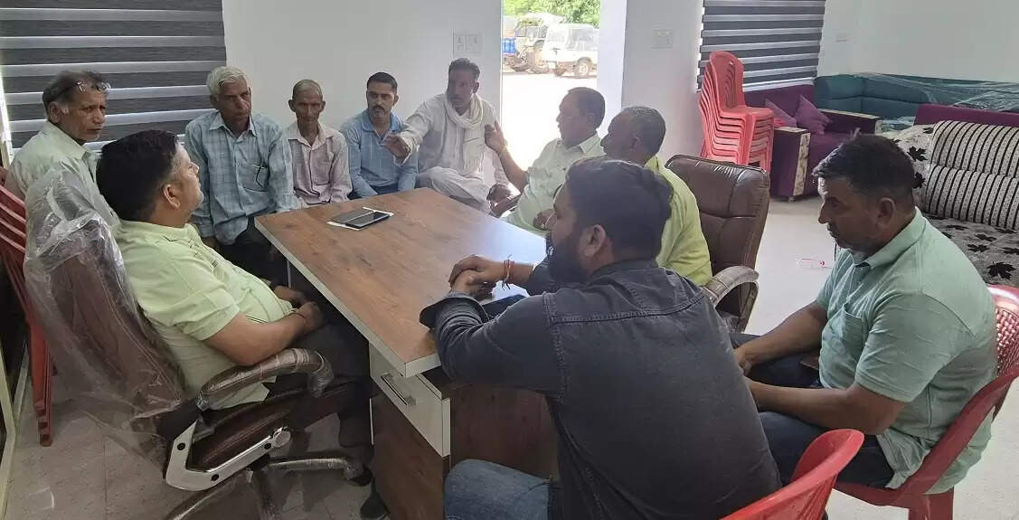 विधायक ने सीमावर्ती गांवों का दौरा किया, पूर्ण समर्थन और सुरक्षा उपायों का आश्वासन दिया