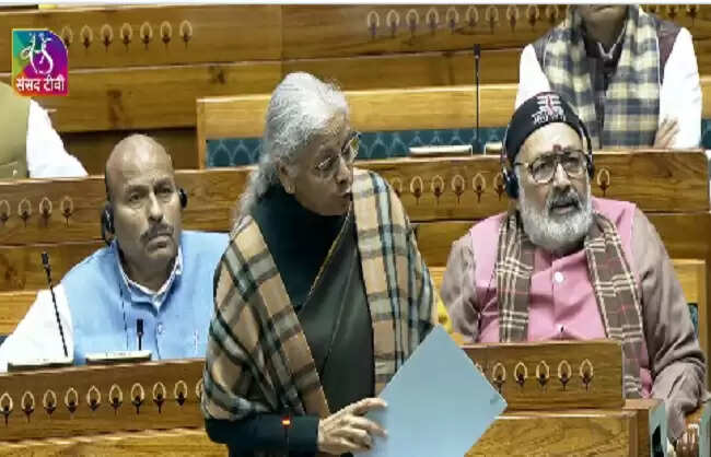 वित्त मंत्री ने लोकसभा में प्रतिभूति बाजार संहिता विधेयक, 2025 पेश किया