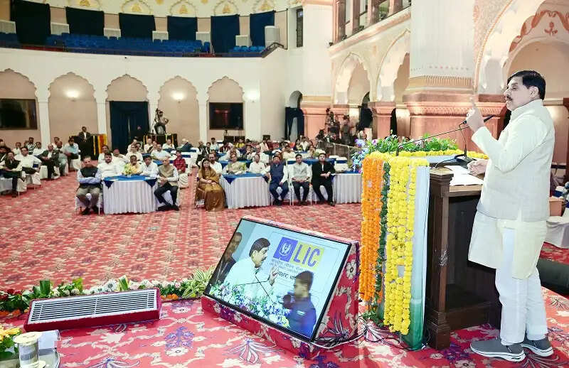 केंद्र और राज्य सरकार मिलकर मध्य प्रदेश के विकास को दे रहे हैं गति : मुख्यमंत्री डॉ. यादव