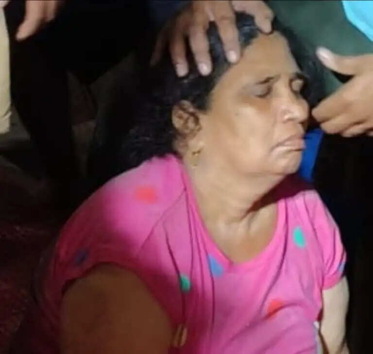 गंगा में बहकर टापू पर फंसी हरियाणा की महिला, जल पुलिस ने किया रेस्क्यू