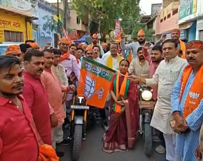 भाजयुमो ने मुख्यमंत्री योगी के नेतृत्व में पूर्ण हुए 8 वर्षों पर निकाली बाइक रैली