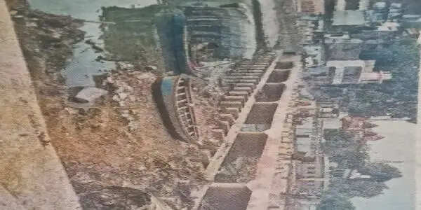 चित्रकूट में दीपावली मेले से पहले मंदाकिनी के घाटों पर गंदगी, व्यवस्थाओं को लेकर नाराजगी