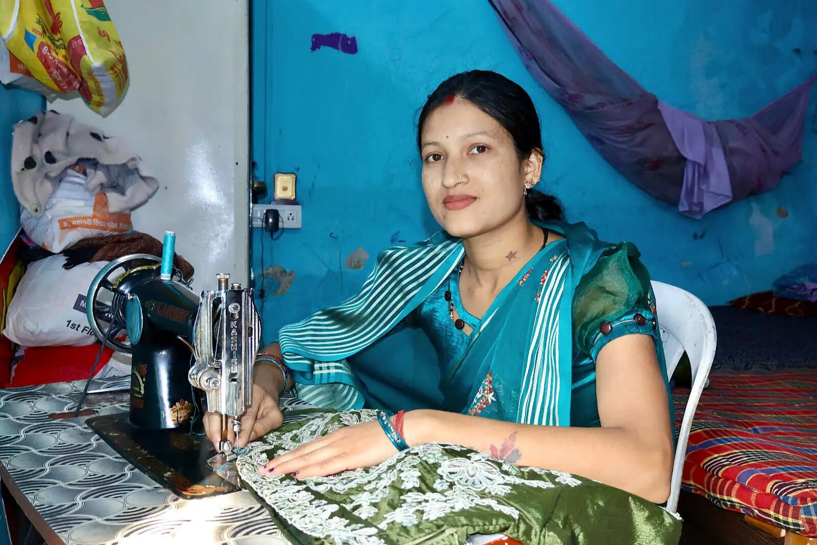 महतारी वंदन योजनाः मातृशक्ति के हाथों से संवर रहा बेटियों का भविष्य’