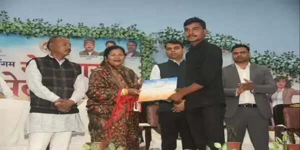 महासंगम युवा रोजगार मेला जनजातीय अंचल के युवाओं के लिए मील का पत्थरः संपतिया उइके