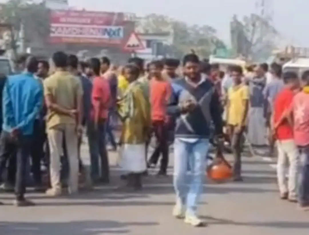 अज्ञात पिकअप की चपेट में आने से शिक्षाविद सुरेन्द्र मिश्र की मौत,आक्रोशितो ने किया सड़क जाम