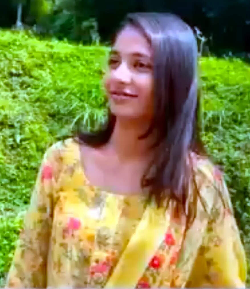 पिता की शिकायत के बाद तूल पकड़ रहा ग्राफिक इरा की छात्रा वाशवी की संदिग्ध मौत का मामला