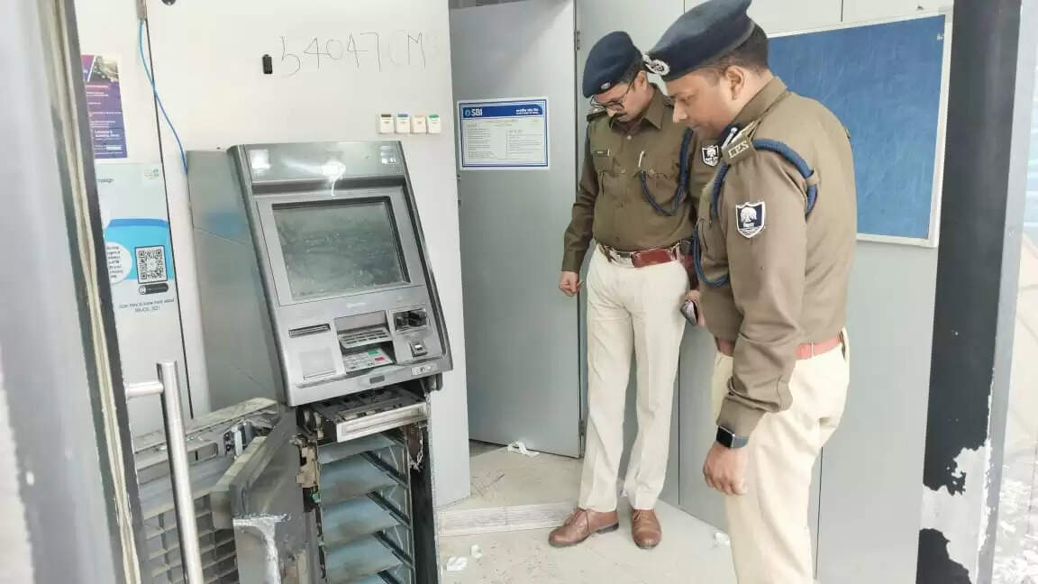 पुलिस गोष्ठी के तुरंत बाद चोरों ने एसबीआई एटीएम पर किया हाथ साफ