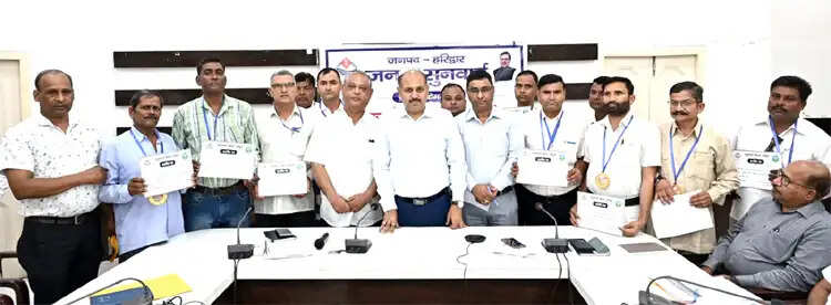 उत्कृष्ट कार्य करने वाले 12 प्राइवेट एआई कार्यकर्ता सम्मानित