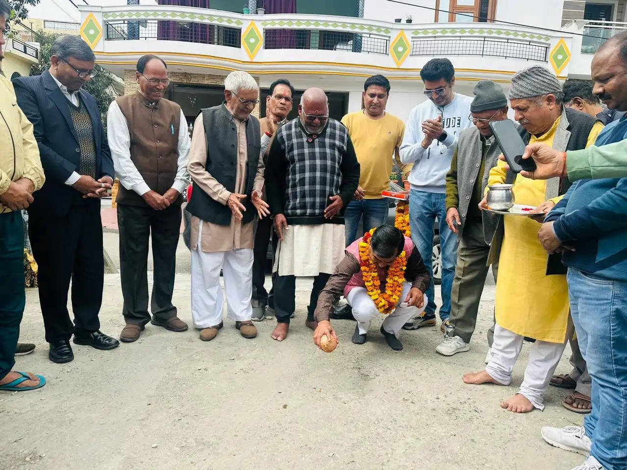 रानीपुर विधानसभा क्षेत्र में शुरू हुआ पार्क सौंदर्यीकरण और हाईमास्ट लाइटों का काम