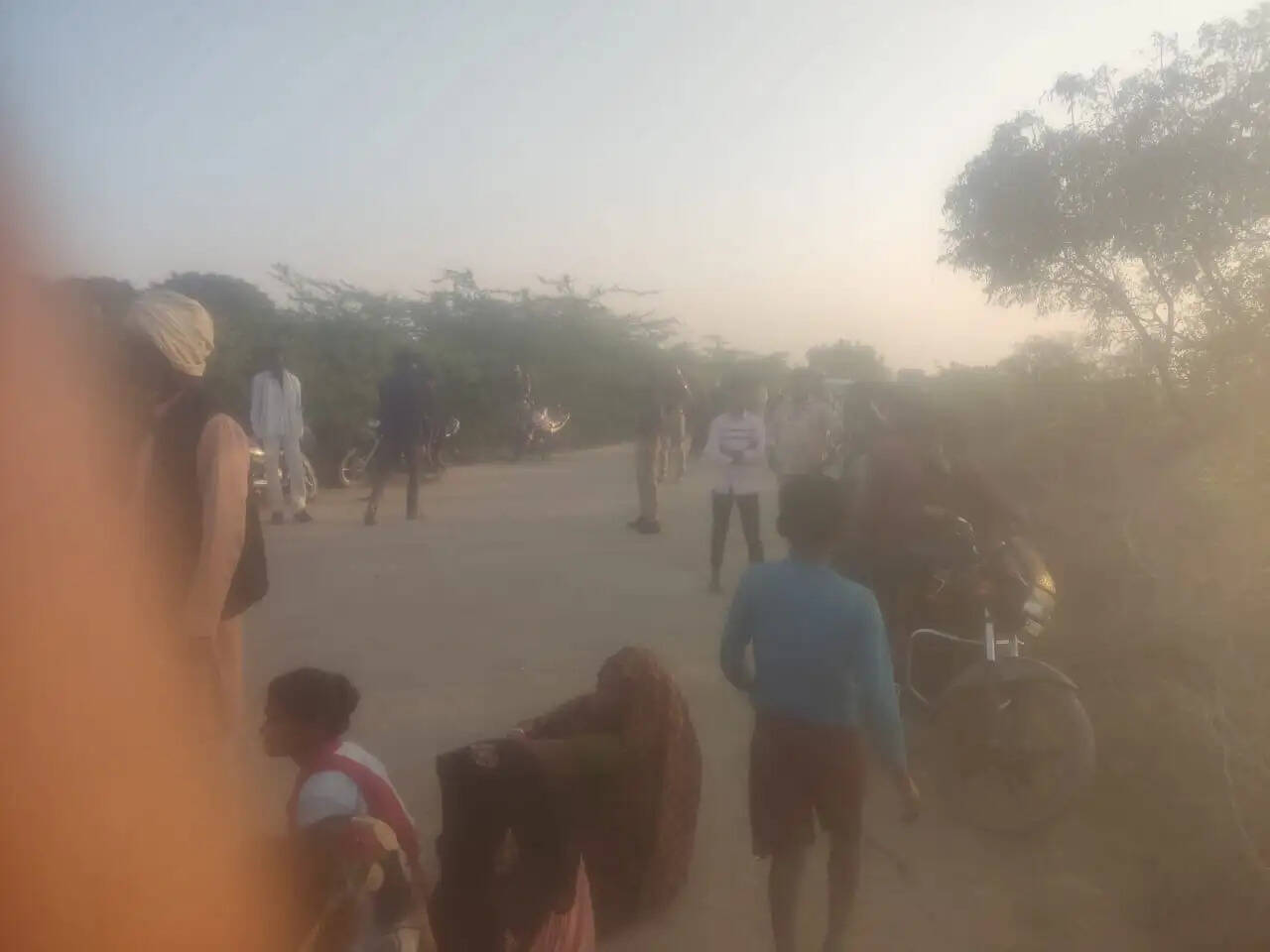 तेज रफ्तार ट्रक ने बाइक सवार दो किशोरों को मारी टक्कर, एक की मौत