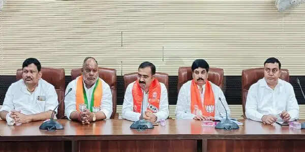 प्रधानमंत्री मोदी वाराणसी में 44 परियोजनाओं का लोकार्पण व शिलान्यास करेंगे