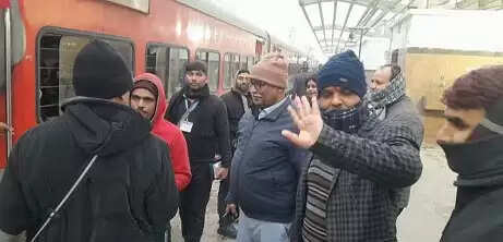 प्रयागराज मंडल : टिकट चेकिंग अभियान में 388 यात्रियों से वसूला 2.47 लाख का जुर्माना