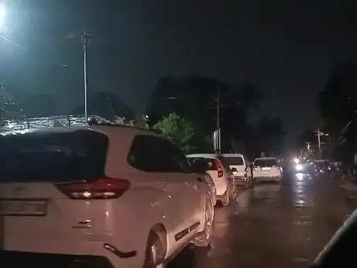 मंत्री देवांगन के काफिले पर फेंका&nbsp;पत्थर , पूछताछ के बाद चार&nbsp;नाबालिगों को छोड़ा गया