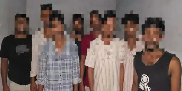 बिहार पुलिस परीक्षा में नकल कराने के आरोप में एक सिपाही और दो होमगार्ड समेत आठ गिरफ्तार
