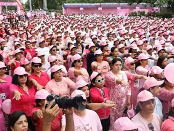 इंदौर में नशे के खिलाफ महिलाओं की वॉकाथॉन, 3 हजार से अधिक महिलाओं ने लिया भाग, नशामुक्त समाज की ली शपथ