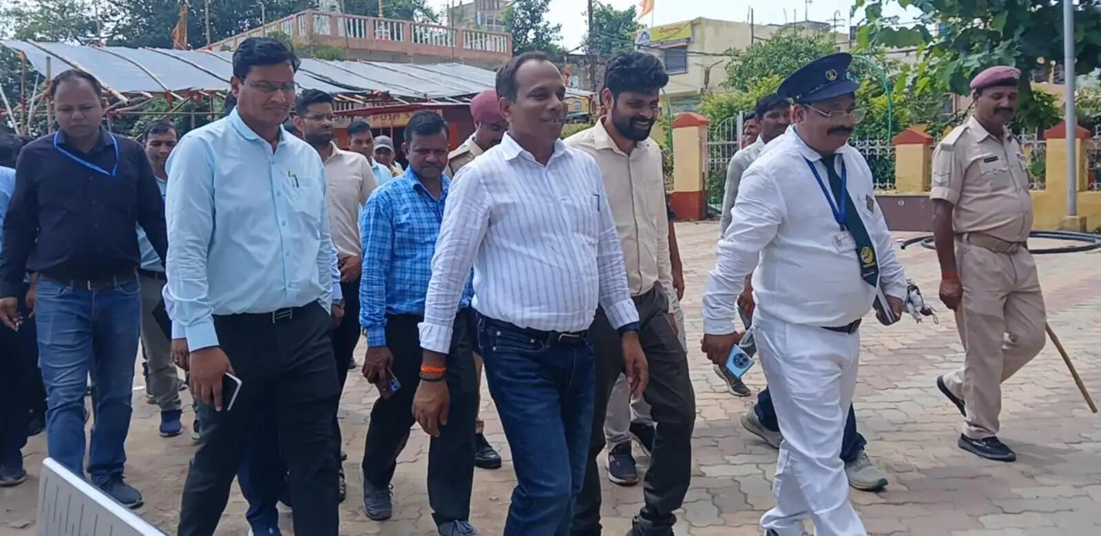 श्रावणी मेला को लेकर एडीआरएम ने रेलवे स्टेशन का किया निरीक्षण