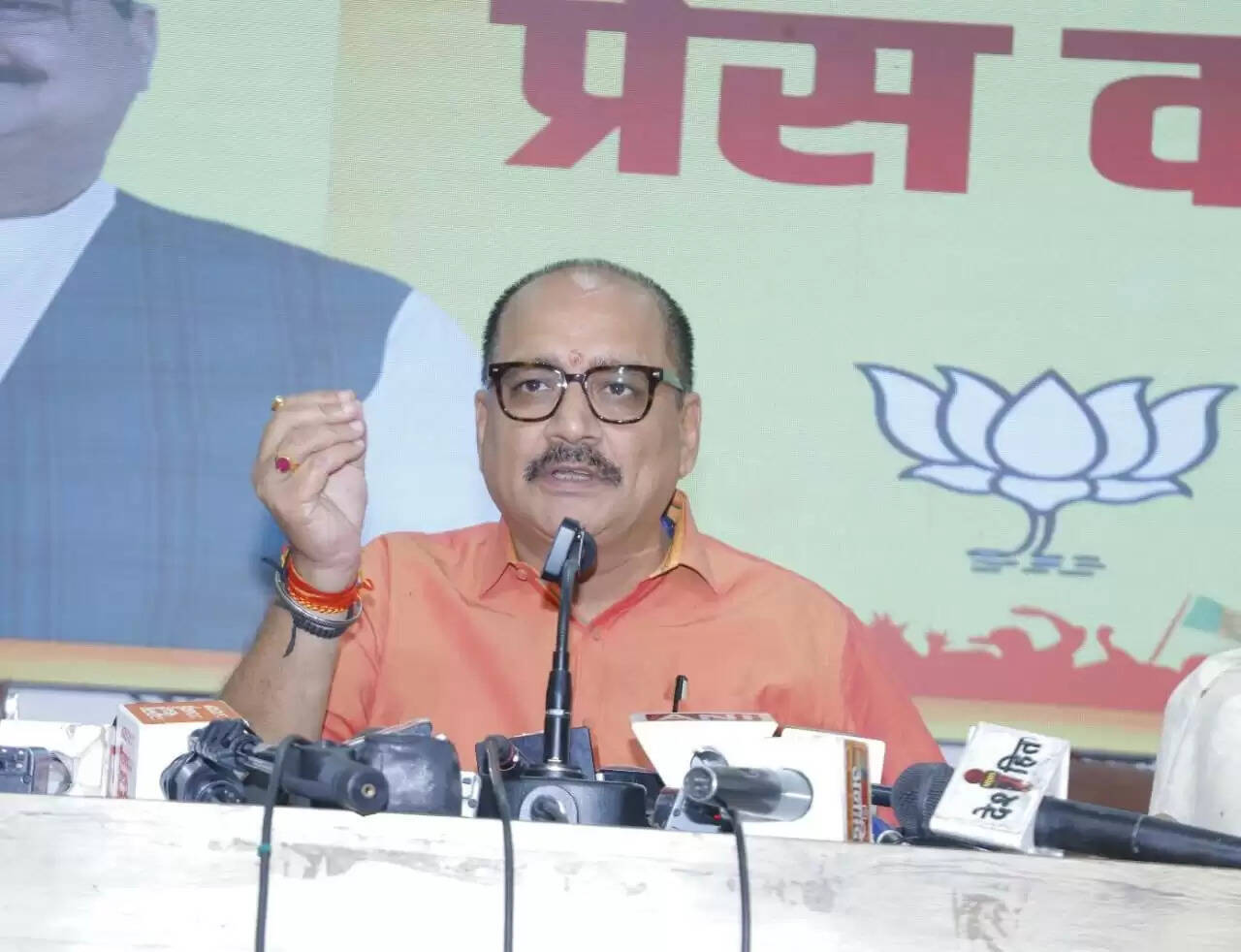 आआपा नेताओं के बदलते रंग से जनता स्तब्ध : सचदेवा