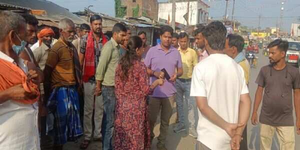 धमदाहा बाजार में एसडीओ ने साफ सफाई एवं जाम की समस्या से मुक्ति का दिया आदेश