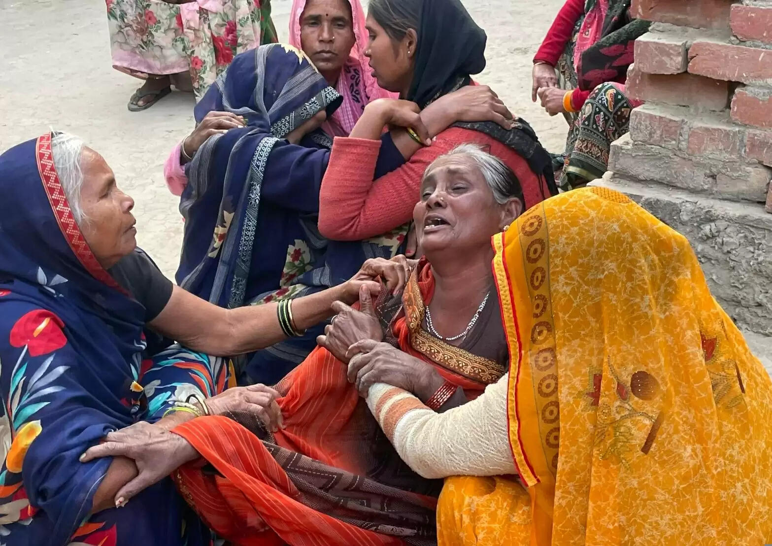 कुंभ मेले&nbsp;से सास बहू का घर पहुंचा शव, परिजनों में मचा कोहराम&nbsp;