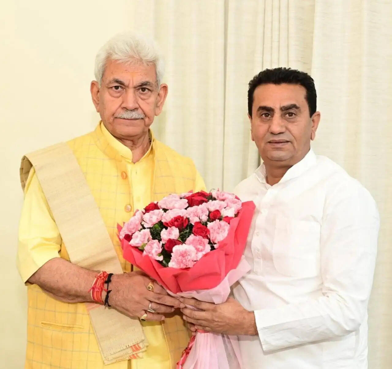 विधायक जसरोटिया ने एलजी सिन्हा से की मुलाकात, जसरोटा निर्वाचन क्षेत्र की मांगों को किया उजागर