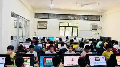 पतंजलि ऋषिकुल के समर कैंप में बच्चों ने सीखे विज्ञान, कला व कौशल विकास के गुण