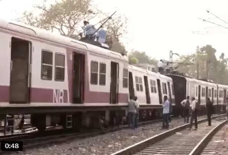 निजामुद्दीन से गाजियाबाद जा रही ट्रेन बेपटरी, कोई हताहत नहीं