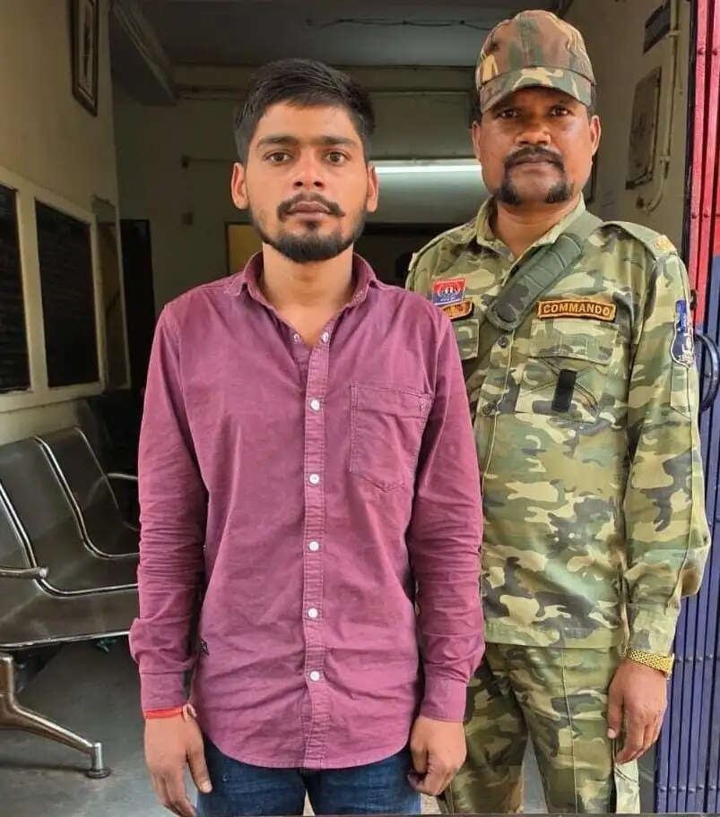 पिस्टल व जिंदा कारतूस के साथ हिस्ट्रीशीटर युवक गिरफ्तार