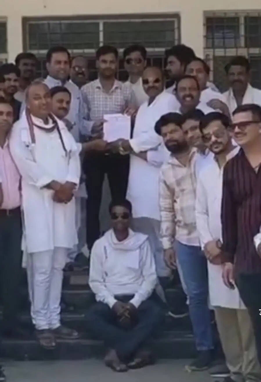 राजगढ़ः महंगाई को लेकर कांग्रेस ने राष्ट्रपति के नाम सौंपा ज्ञापन