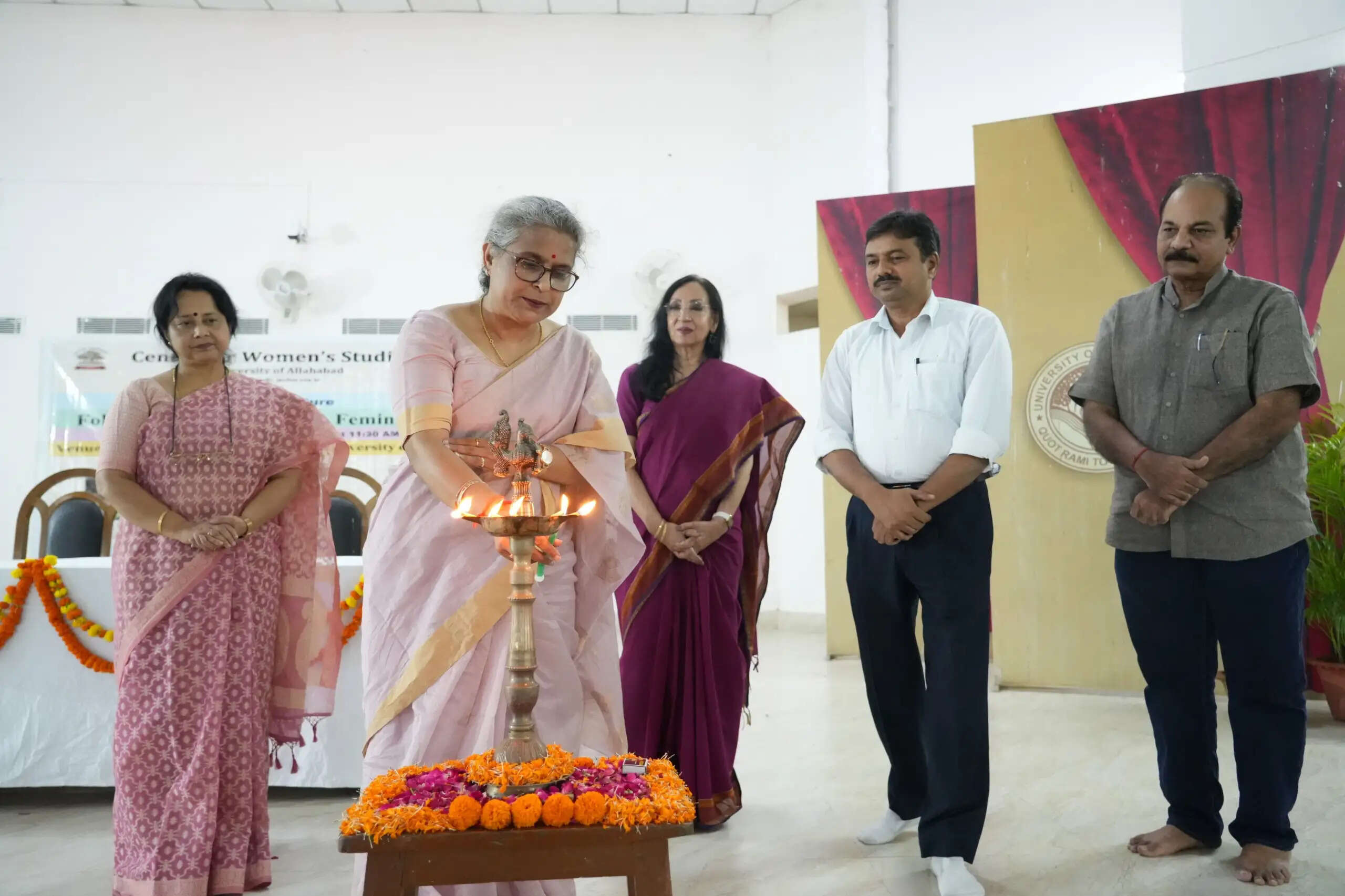 लोकगीत महिलाओं के जीवन, श्रम और योगदान के महत्वपूर्ण दस्तावेज : प्रो. स्मिता तिवारी