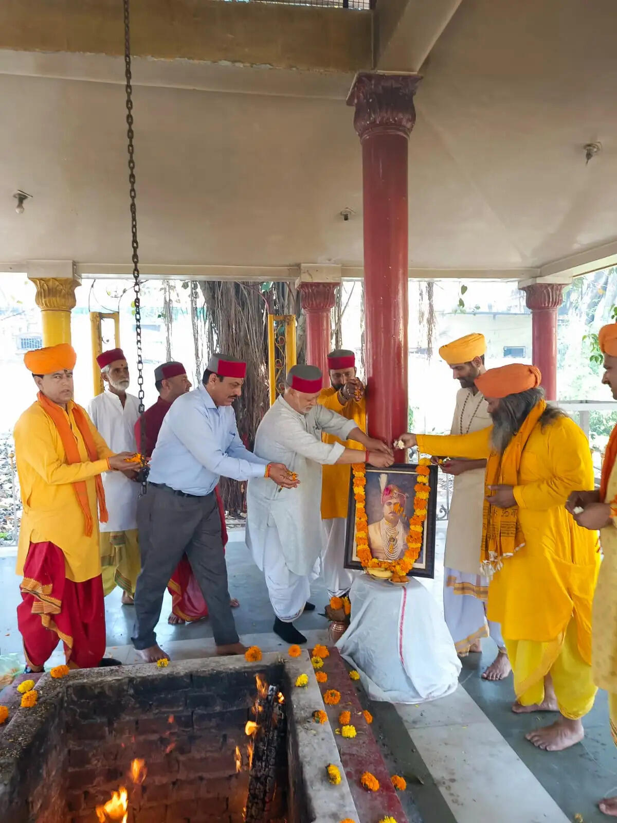 महाराजा हरि सिंह जी की पुण्यतिथि पर रघुनाथ मंदिर में पुष्पांजलि अर्पित की गई