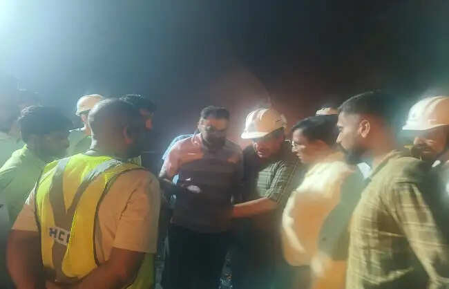 (अपडेट) पीपलकोटी की टीएचडीसी टनल में मलबा-पानी भरने से 18-19 लोग फंसे, 16 का सुरक्षित रेस्क्यू