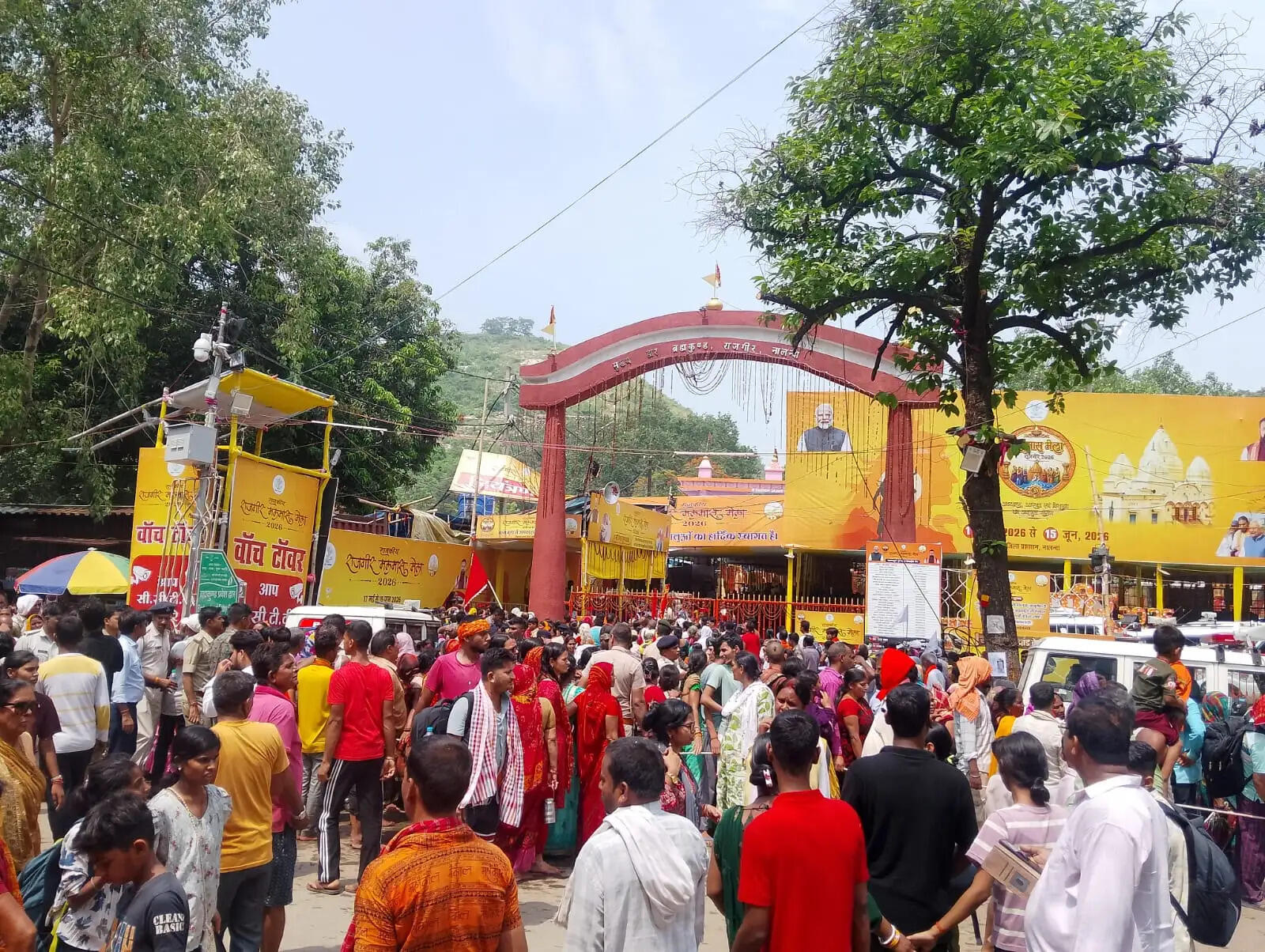 मलमास मेरे के दूसरे शाही स्नान को लेकर साधुओं ने लगाई आस्था की डुबकी