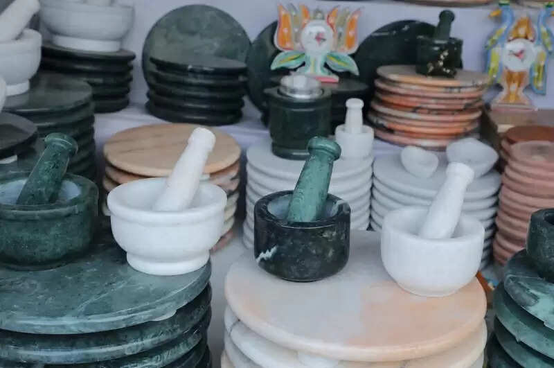 ग्वालियरः व्यापार मेले में सजी पत्थर शिल्प परंपरा बनी सैलानियों के आकर्षण का केन्द्र