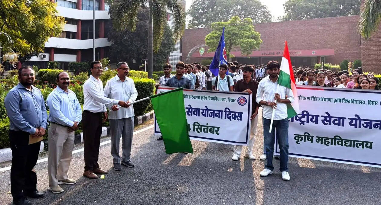 हिसार : पोस्टरों के माध्यम से नशे के दुष्प्रभाव बताए, स्वयंसेवकों ने नशा मुक्त समाज का लिया संकल्प