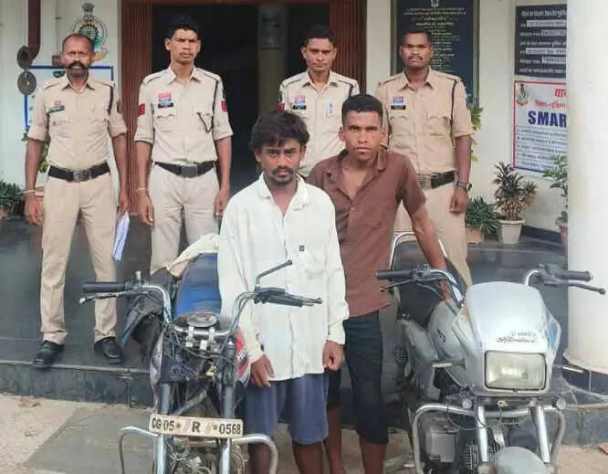 मोटरसाइकिल चोरी के दो आरोपित गिरफ्तार